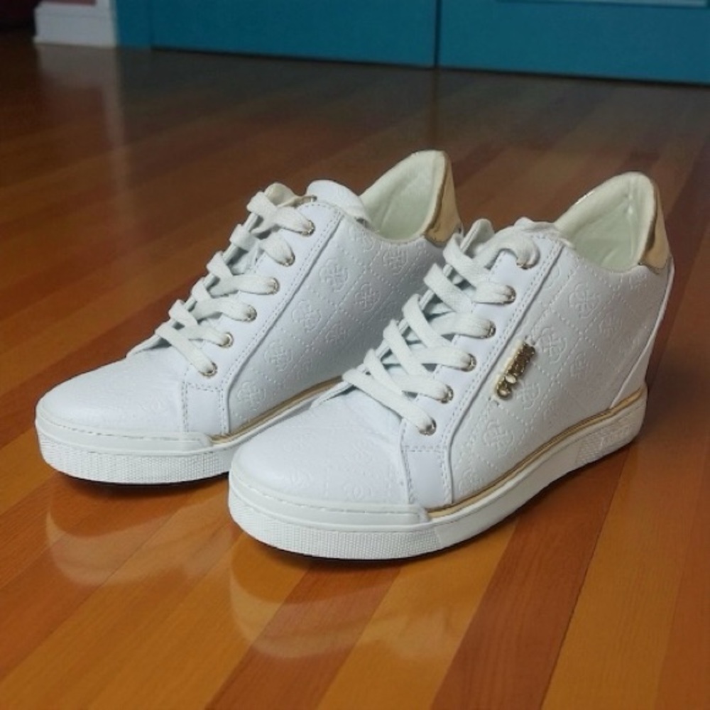 Guess Flowers Wedge Leather Shoes | Size 9M | Women's Sneakers